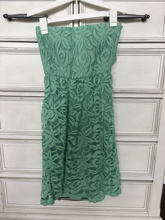 Dresses & Skirts - Strapless Mint Green Lace Dress